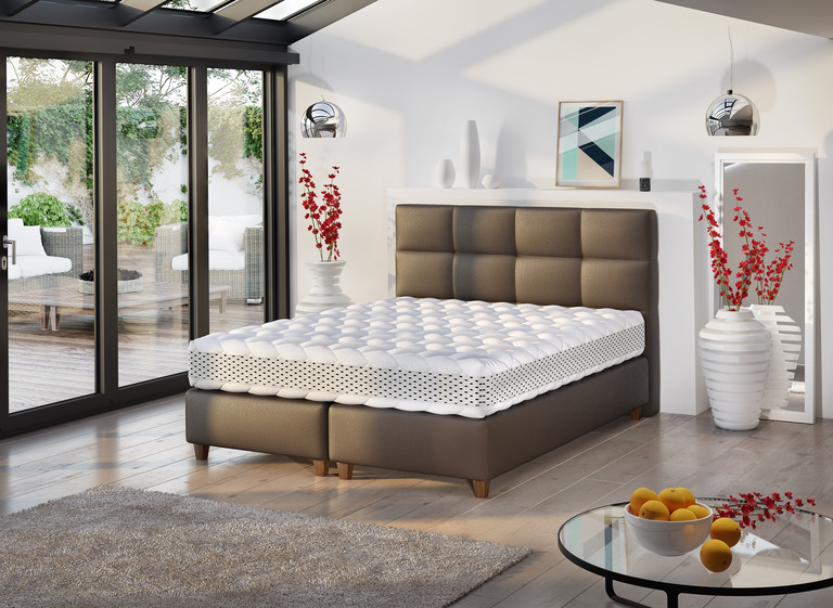 Wysoki komfort odpoczywania i nowoczesna konstrukcja połączona z subtelnym zagłówkiem. Isabel z powodzeniem można wprowadzić niemal do każdej sypialni – również tych małych, gdzie każdy centymetr przestrzeni jest cenny.